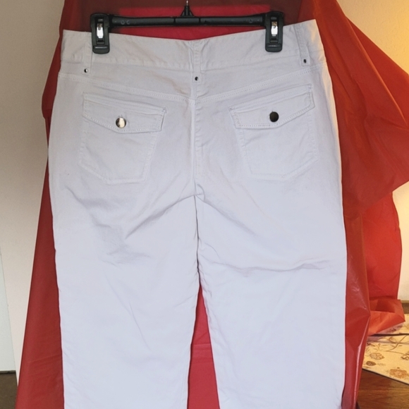 Larry Levine White Capri (308) NWOT - Picture 2 of 8